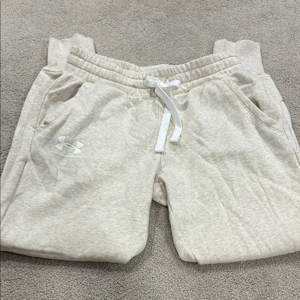 Under Armour women’s oatmeal  Cream Drawstring Fleece Jogger pants size XS